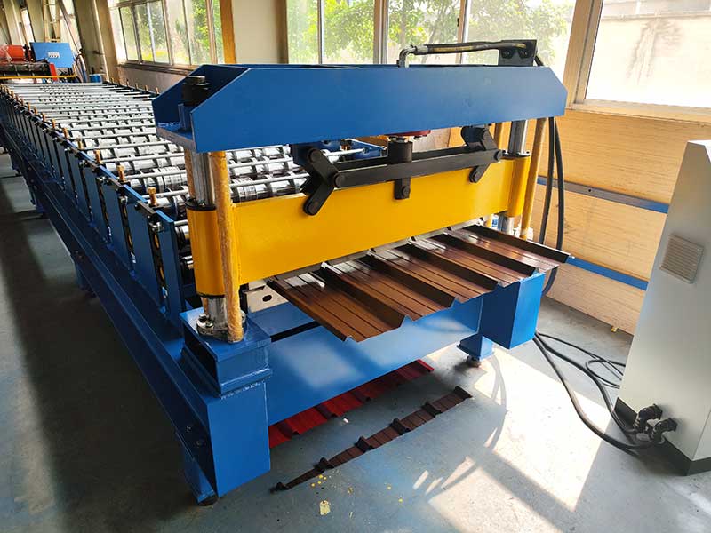 Roof Panel Forming Machine